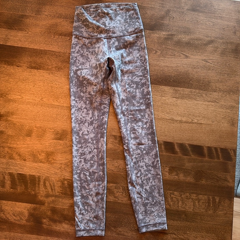 Lululemon Wunder Train High-Rise Tight 25” Leggings. Ice Gray Multi. Size 2.